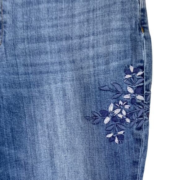Talbots Sz 16 Flawless Girlfriend Cropped Jeans Floral Embroidered Medium Wash - Picture 4 of 16